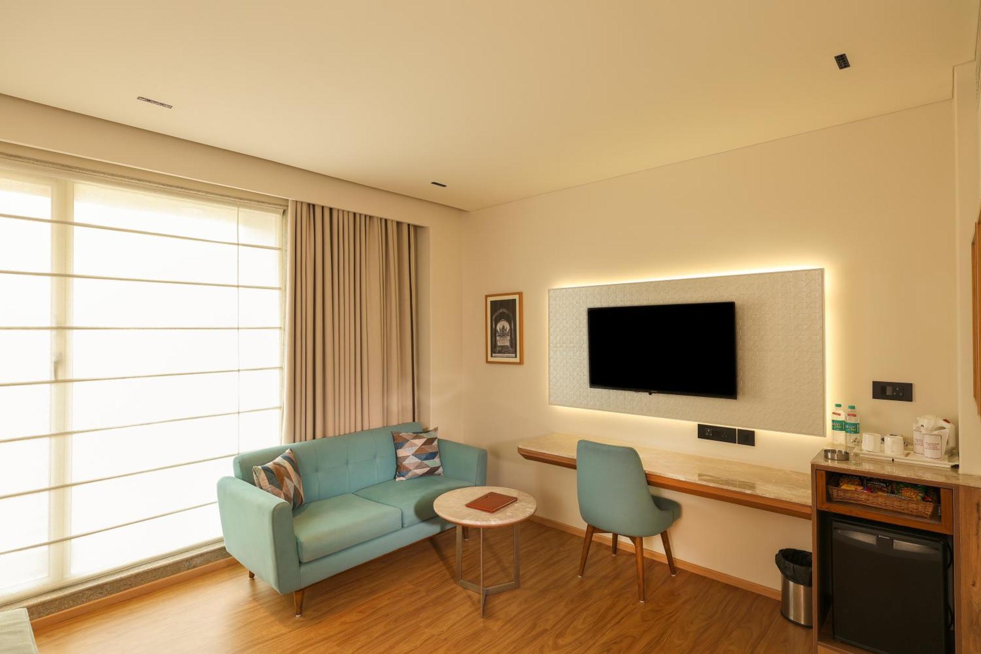 Indus Biznotel Nueva Delhi Exterior foto