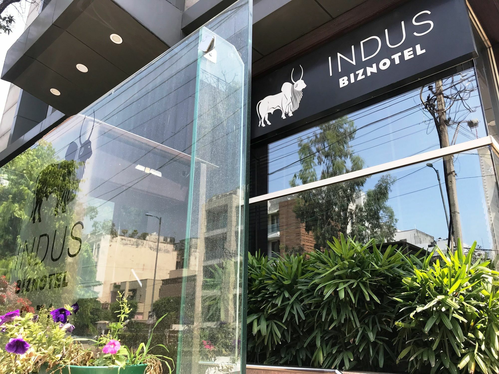 Indus Biznotel Nueva Delhi Exterior foto